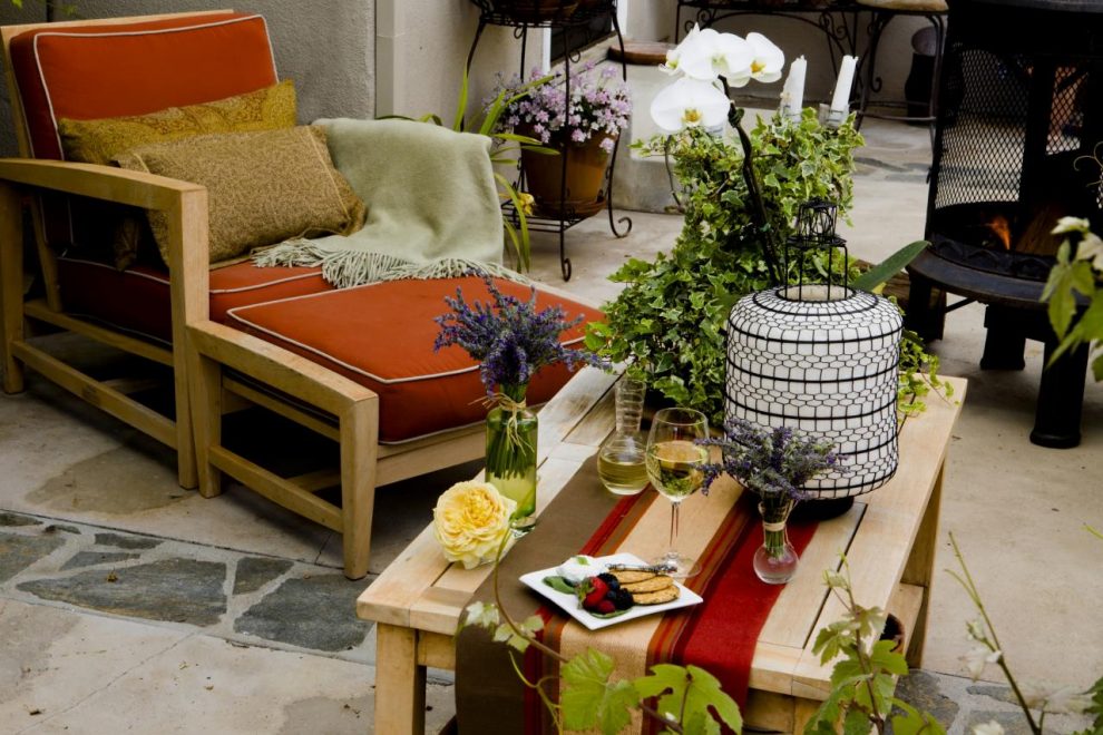 Cool Outdoor Living Space Ideas on a Budget | HouseLogic